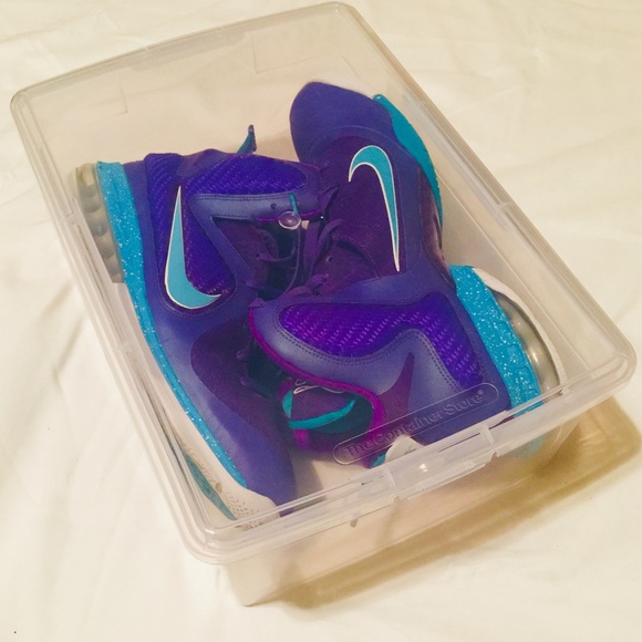 LeBron James Men's Sneakers (Charlotte Hornets) - Picture 6 of 6